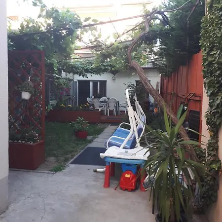 La Bunica *